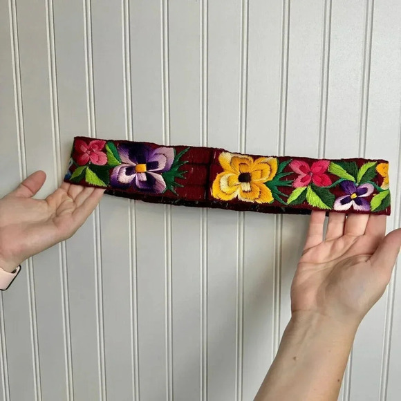 Vintage Floral Embroidered Red Belt Velcro Closure - Picture 2 of 5